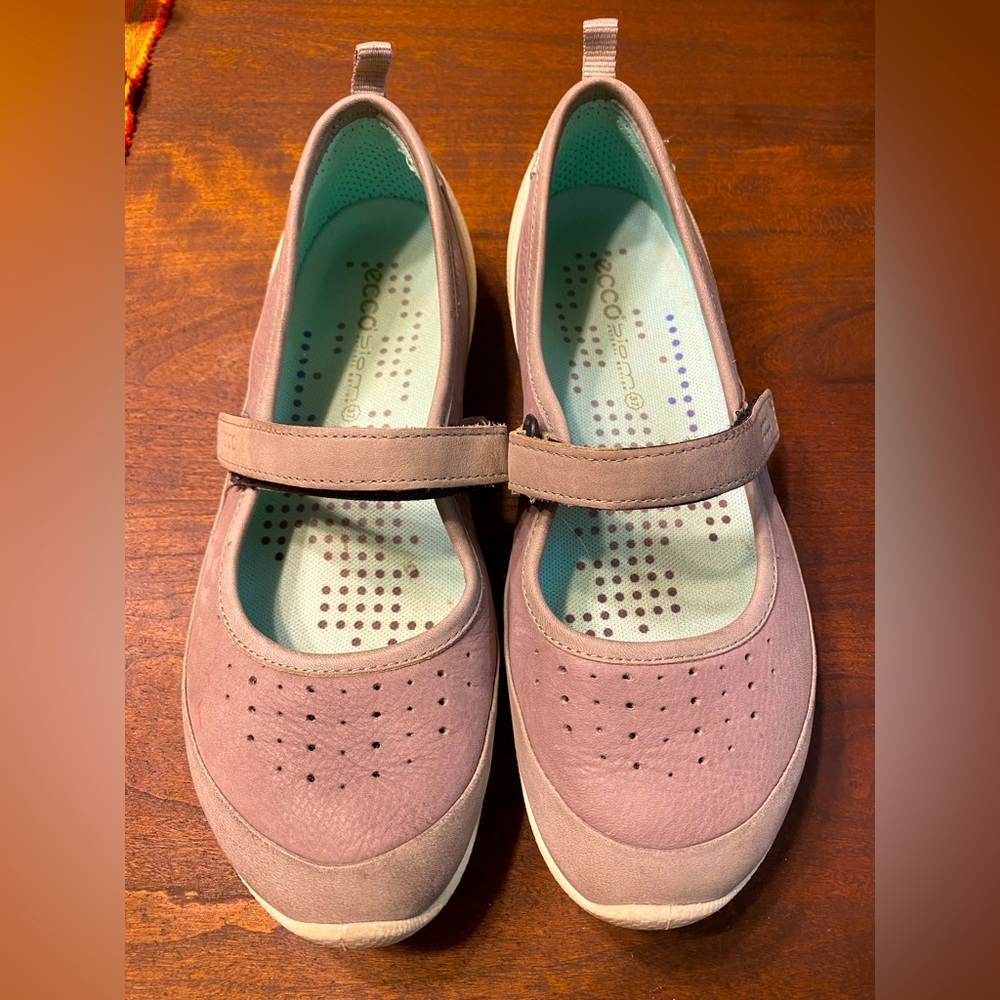 Ecco Mauve/Pink Mary Jane Flats
